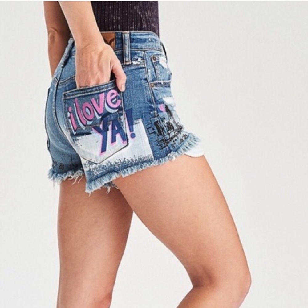 American Eagle Outfitters Graffiti High Waist Festival Short